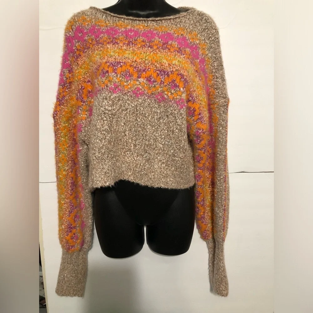 Free People snowflake tan colorblock fuzzy style sweater size‎ large brand new